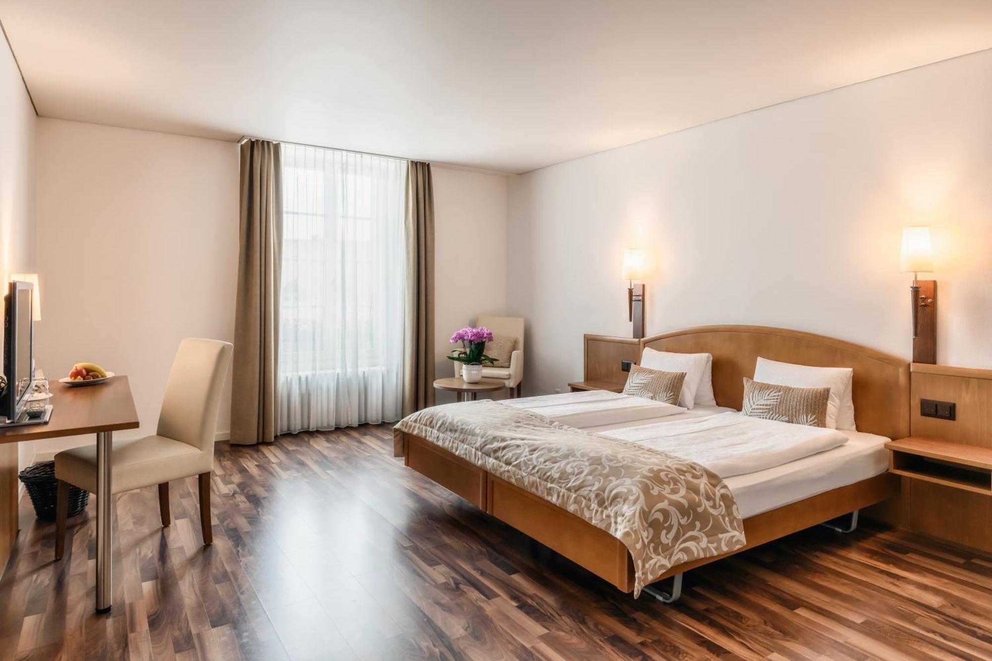 Hotel Landgasthof Schoenbuehl Екстер'єр фото