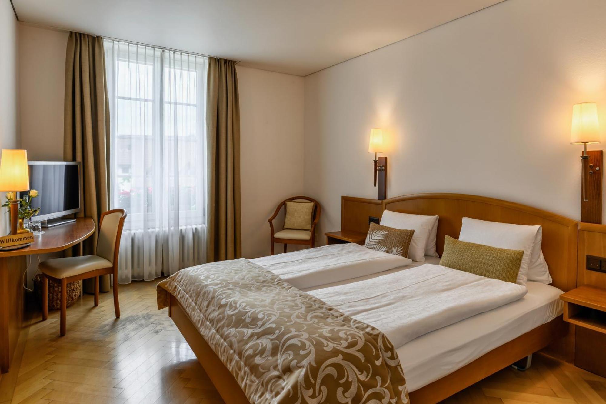 Hotel Landgasthof Schoenbuehl Екстер'єр фото